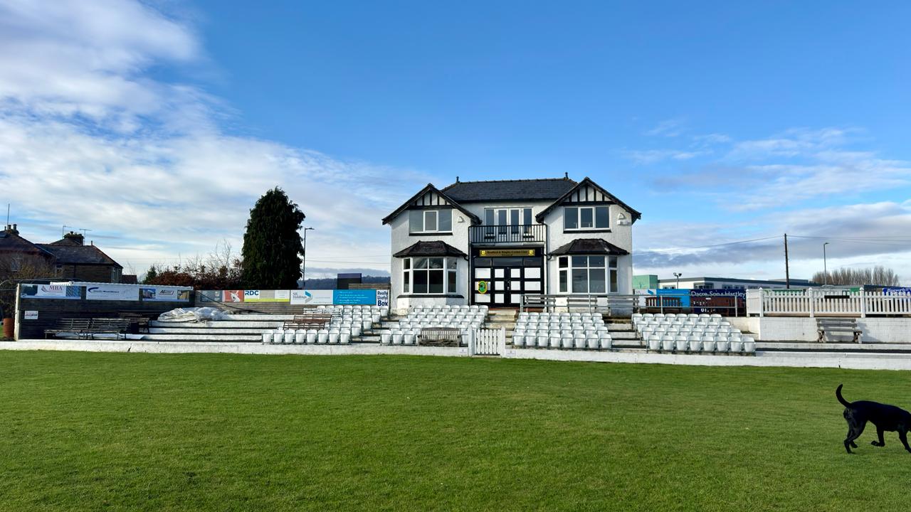 **OFFER** Banner/Board Pavilion Club House & Cricket School - Large 8FT X 4FT